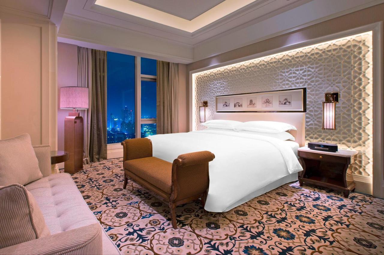 Sheraton Grand Wuhan Hankou Hotel Exteriör bild