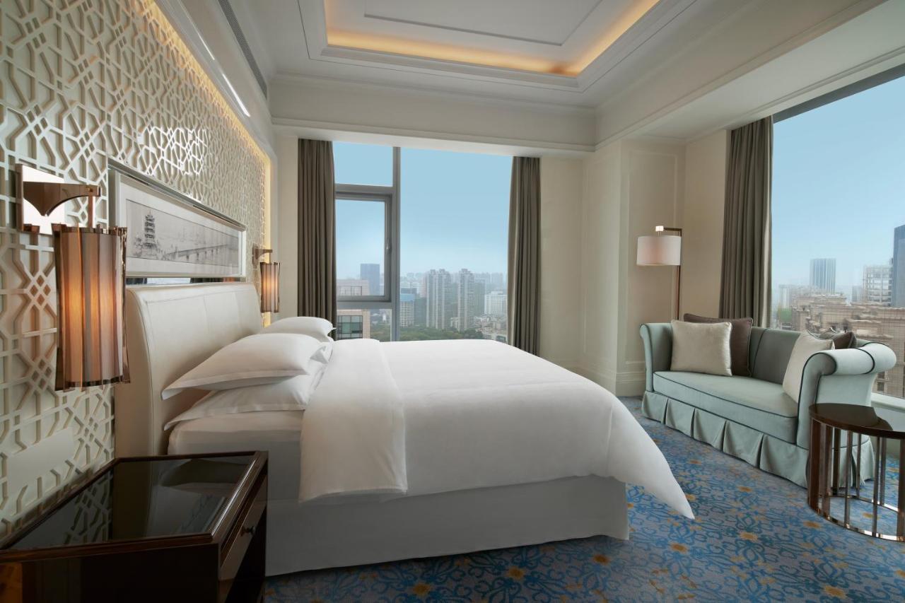 Sheraton Grand Wuhan Hankou Hotel Exteriör bild